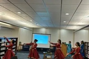DIS Dances (2)